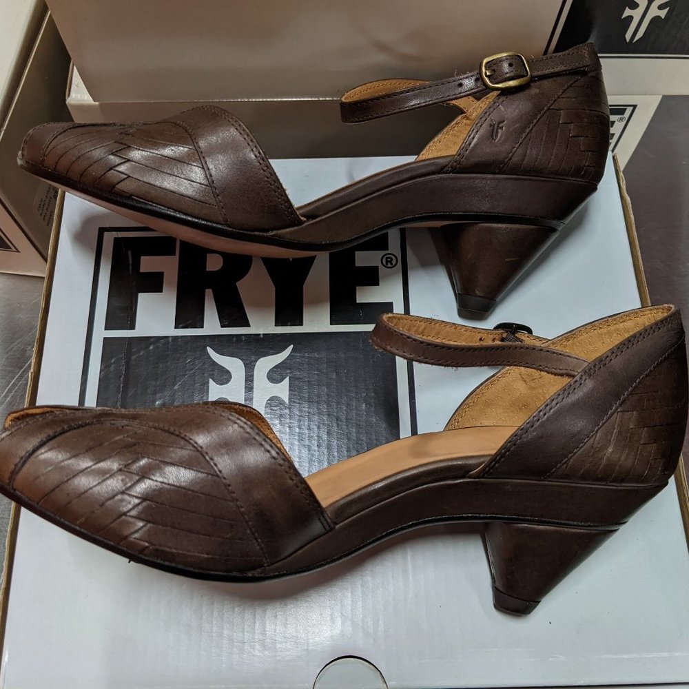 Frye - Ada Vintage Strap - Bark - Picture 10 of 11